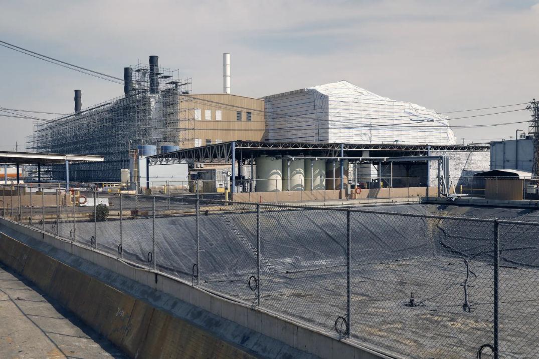 A photo of the exterior of the building of the Excide Battery Recycling Plant in Vernon California