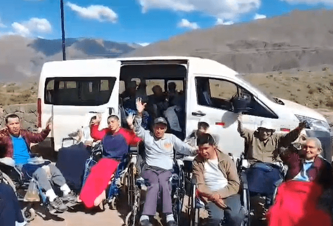 UNA BENDICIÓN MUY ESPERADA: EL CENTRO DE ATENCIÓN INTEGRAL DE OROPESA YA CUENTA CON SU PROPIO TRANSPORTE.