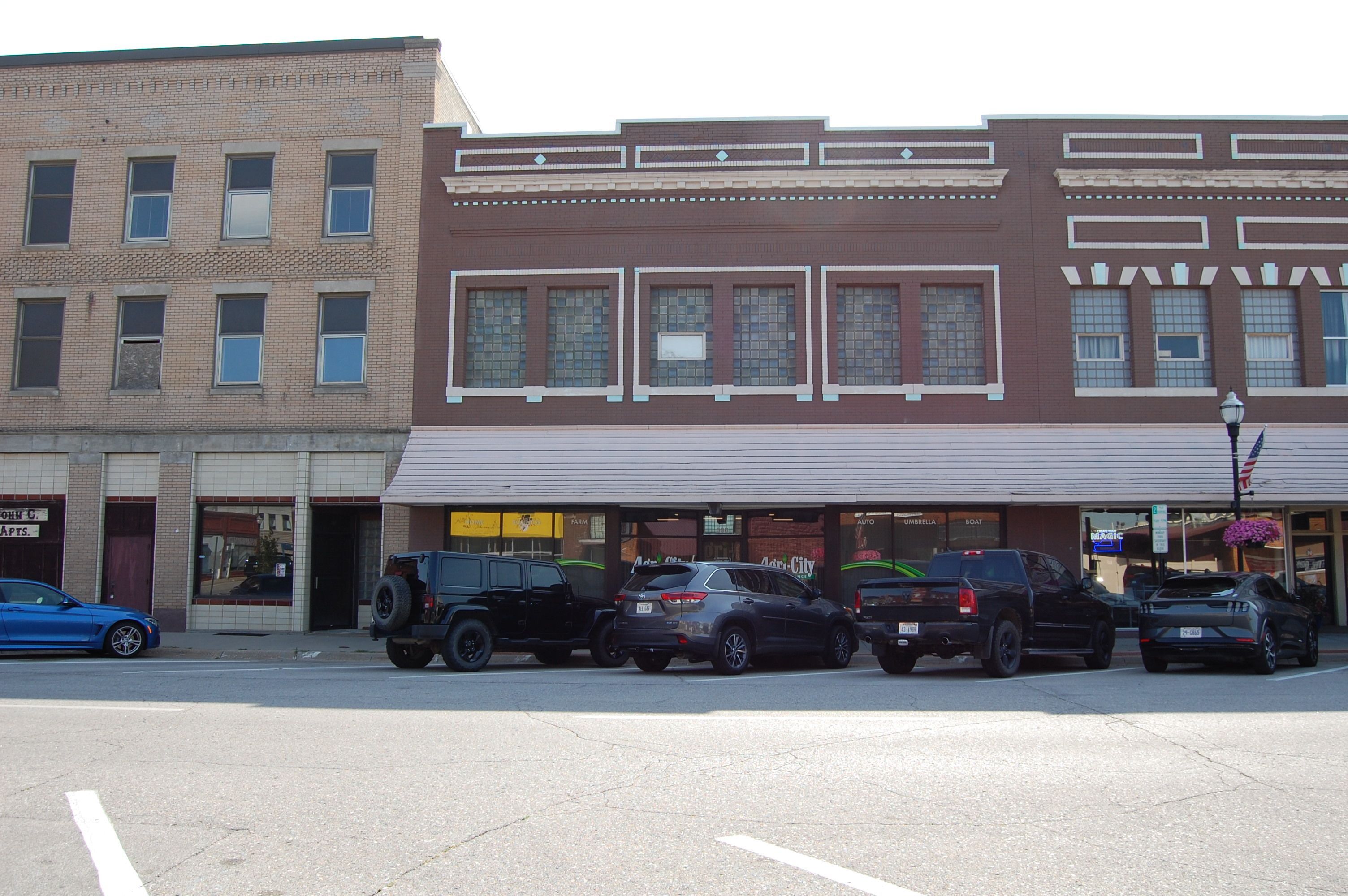 Fremont, 338 N Main St.