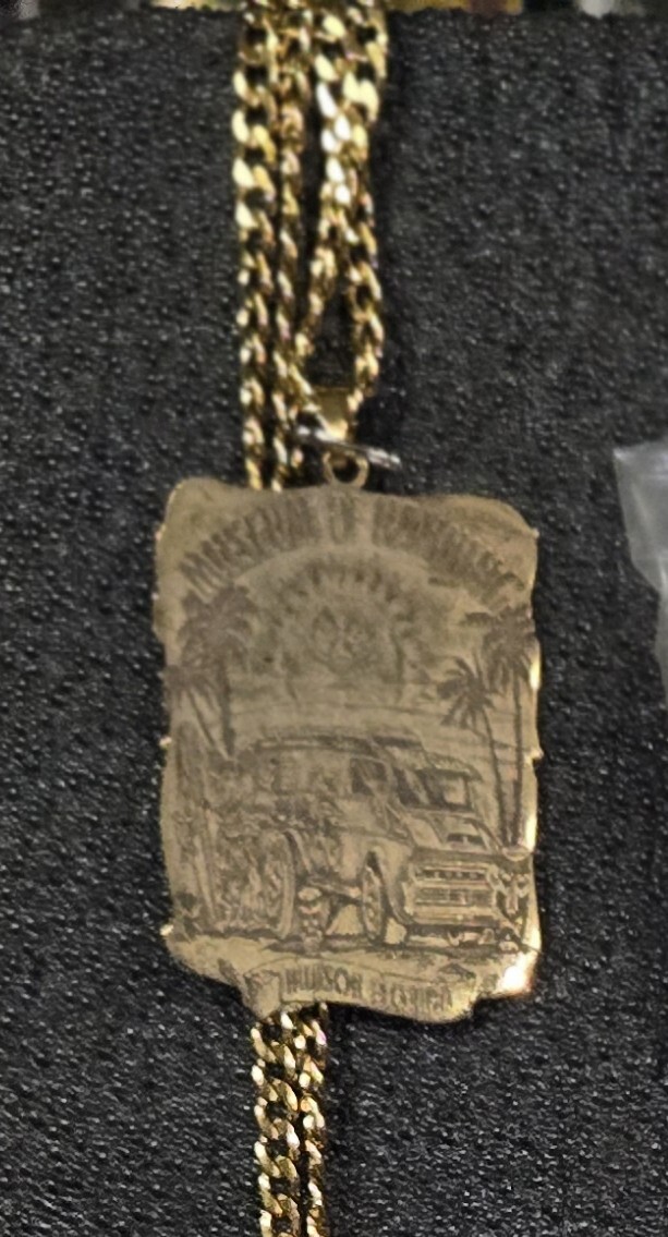 20" Gold Chain Necklace Etched with Museum of Vanning Logo