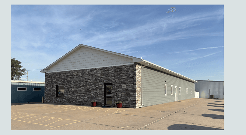 1400 East 27th, Kearney