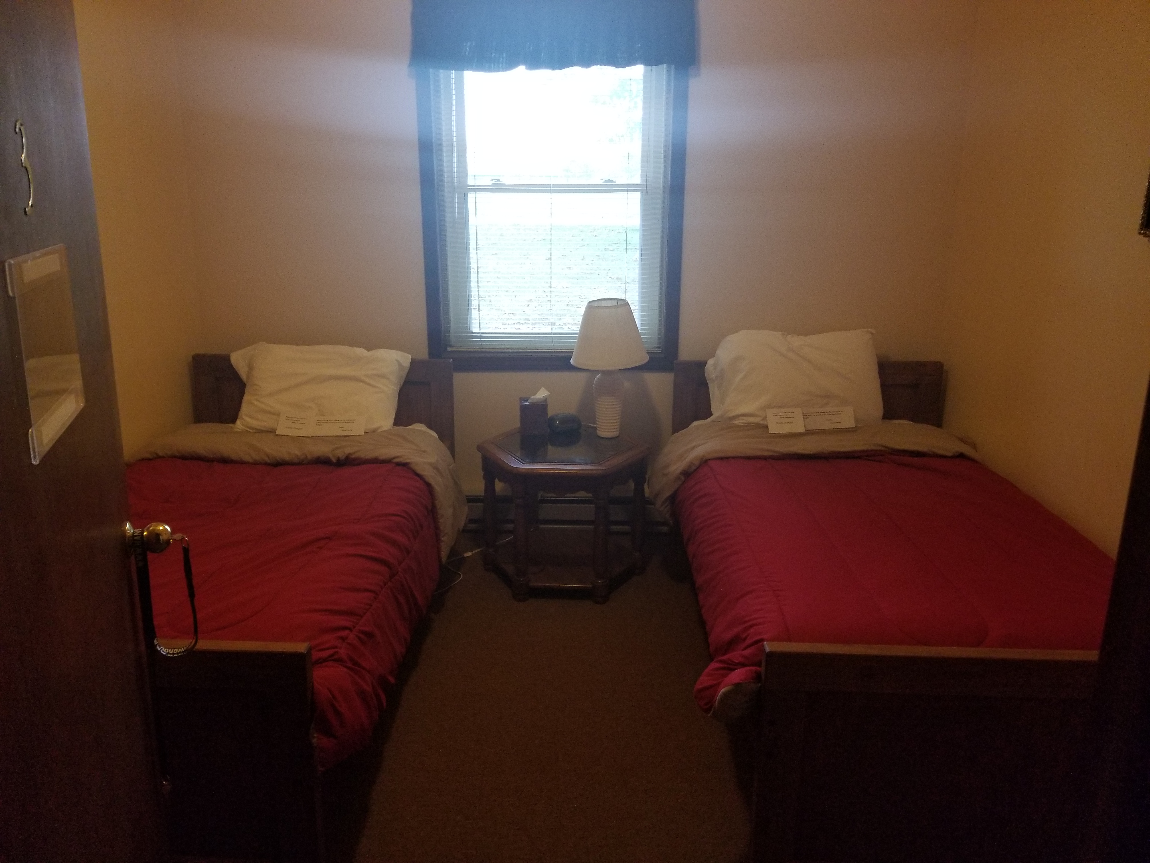 Room 3-Two Twin Beds