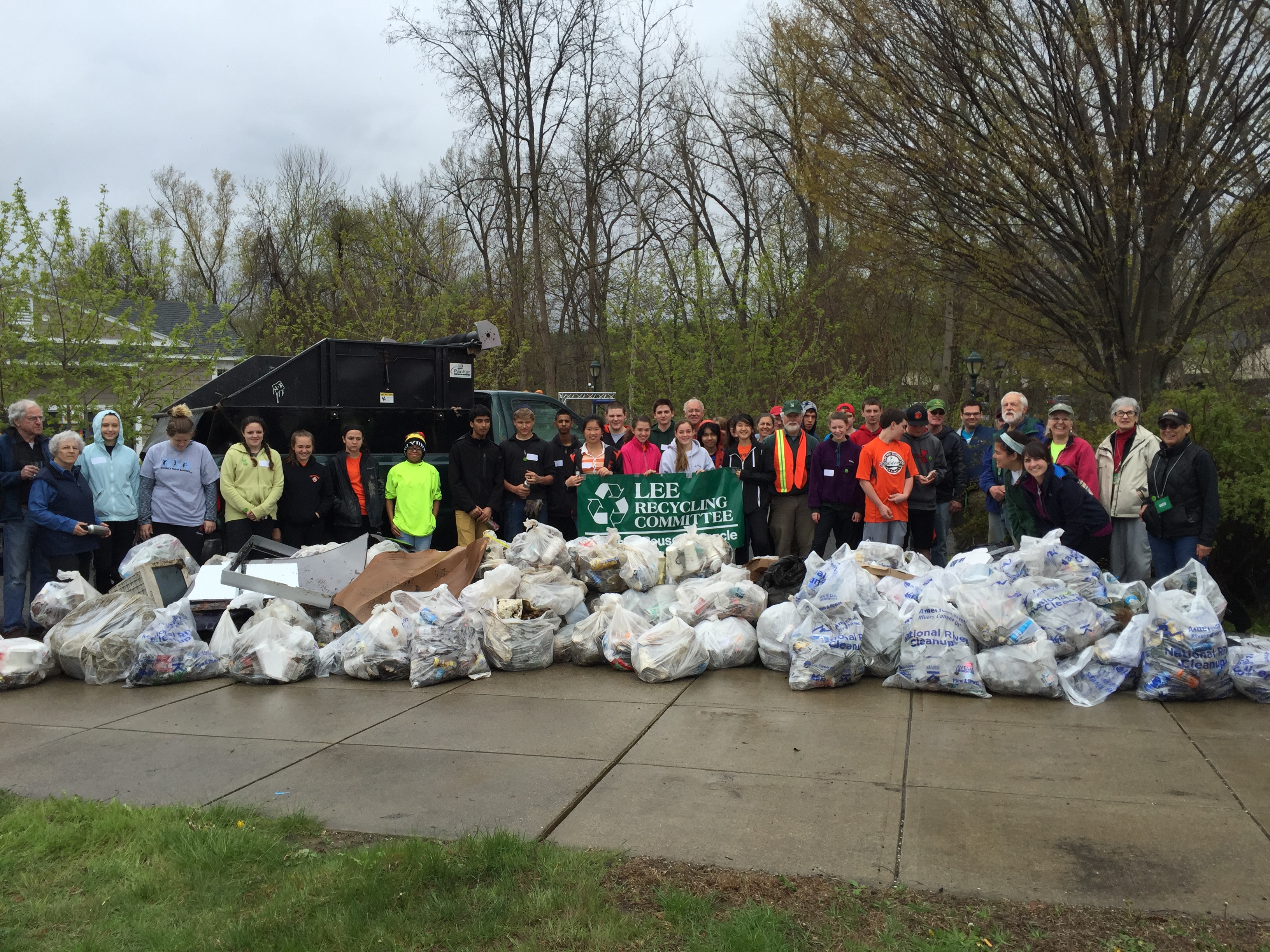 Lee’s 4th Annual Greener Gateway Cleanup