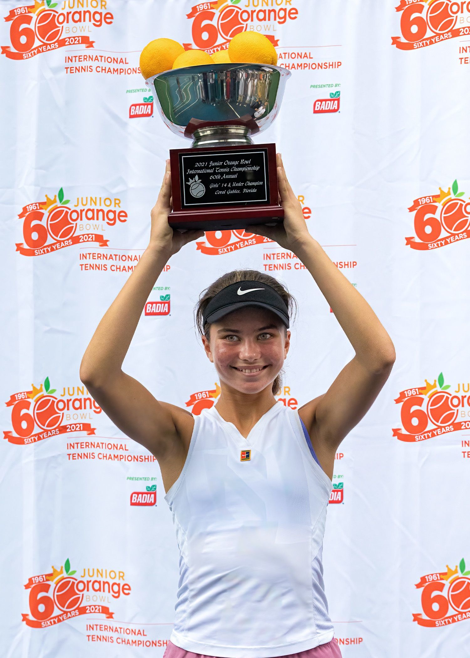 Top-seeded Iva Jovic of Torrance, California wins over fourth-seeded Shannon Lam of East Brunswick, N.J. in the Girls' 14s.