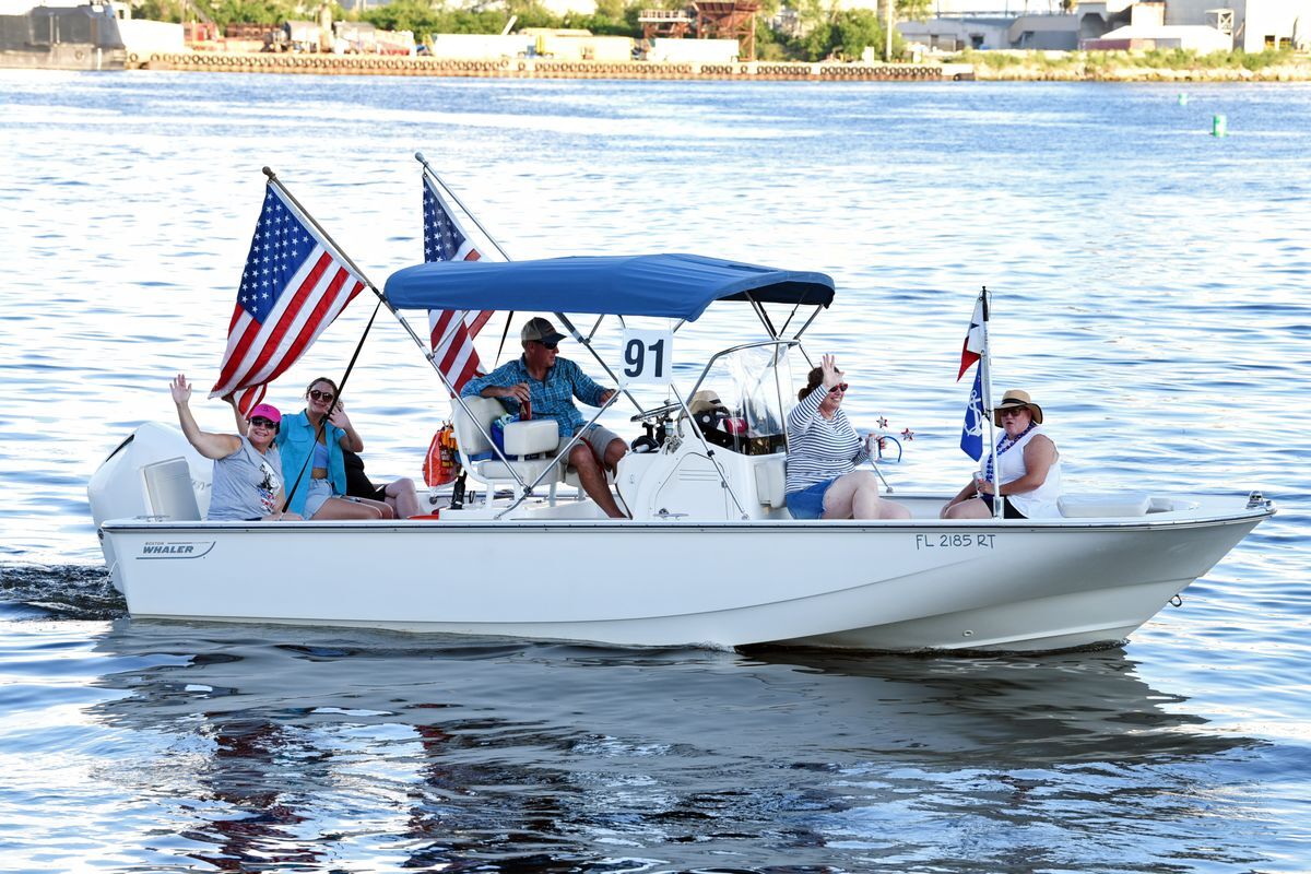 July 4th Boat Parade : Events : Friends of the Riverwalk