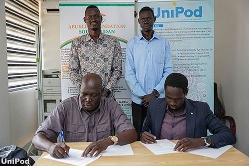 Unipod Signing