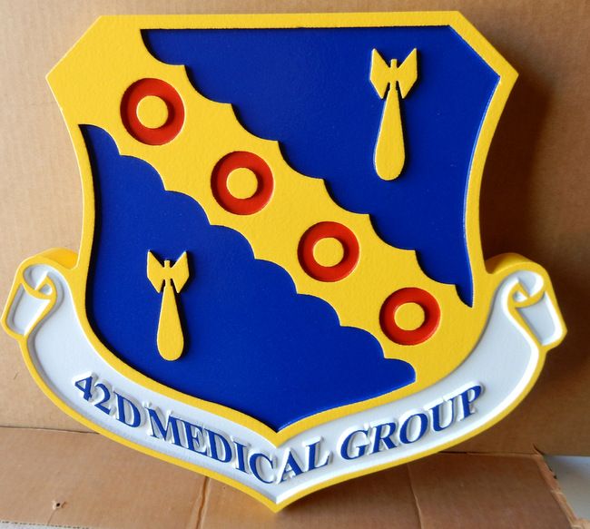 V31606 - Carved Shield Wall Plaque of the Crest of the 42nd Medical Group of the US Air Forcep