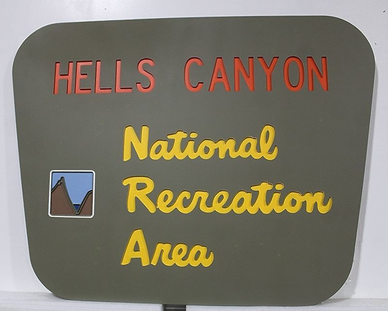 G16044 - Carved sign for Hells Canyon National Recreation Area