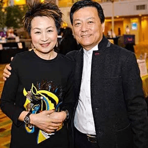 Kevin 董益宏 and Stephanie 贺嘉怡 Tung