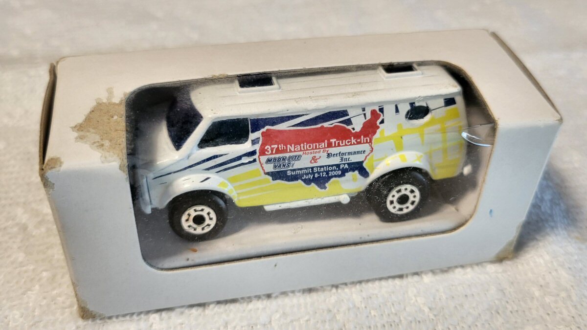 37th Nationals Souvenir Van - 1:64 scale