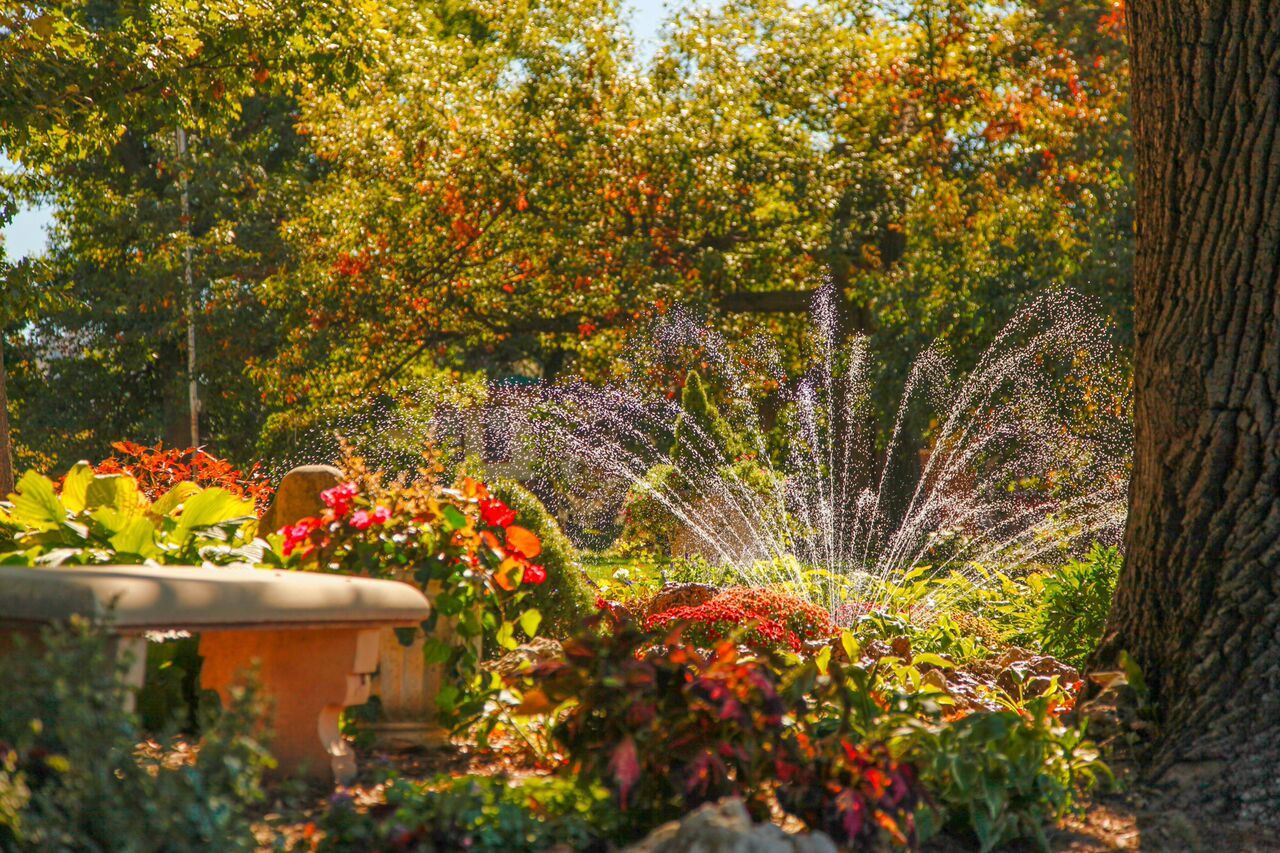 Joslyn Castle & Gardens Hour