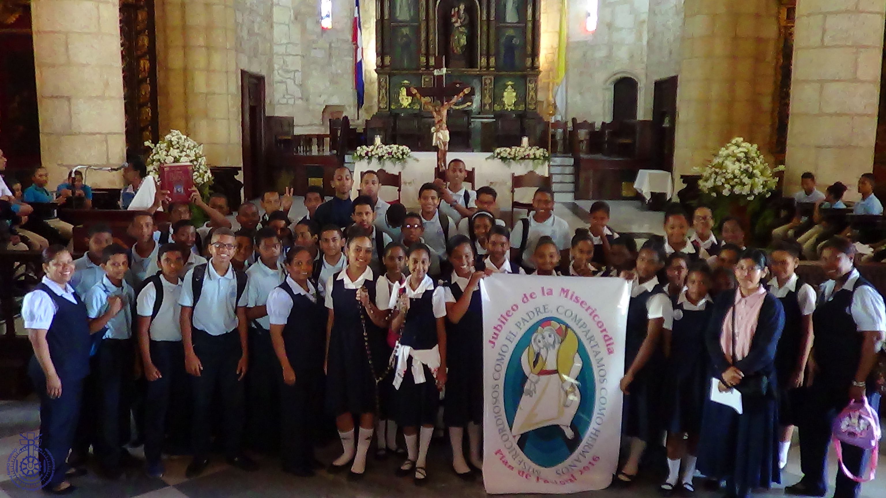 Students from "Santa Maria de la Altagracia" School (Dominican Republic)
