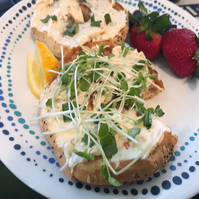 Smoked salmon on bread