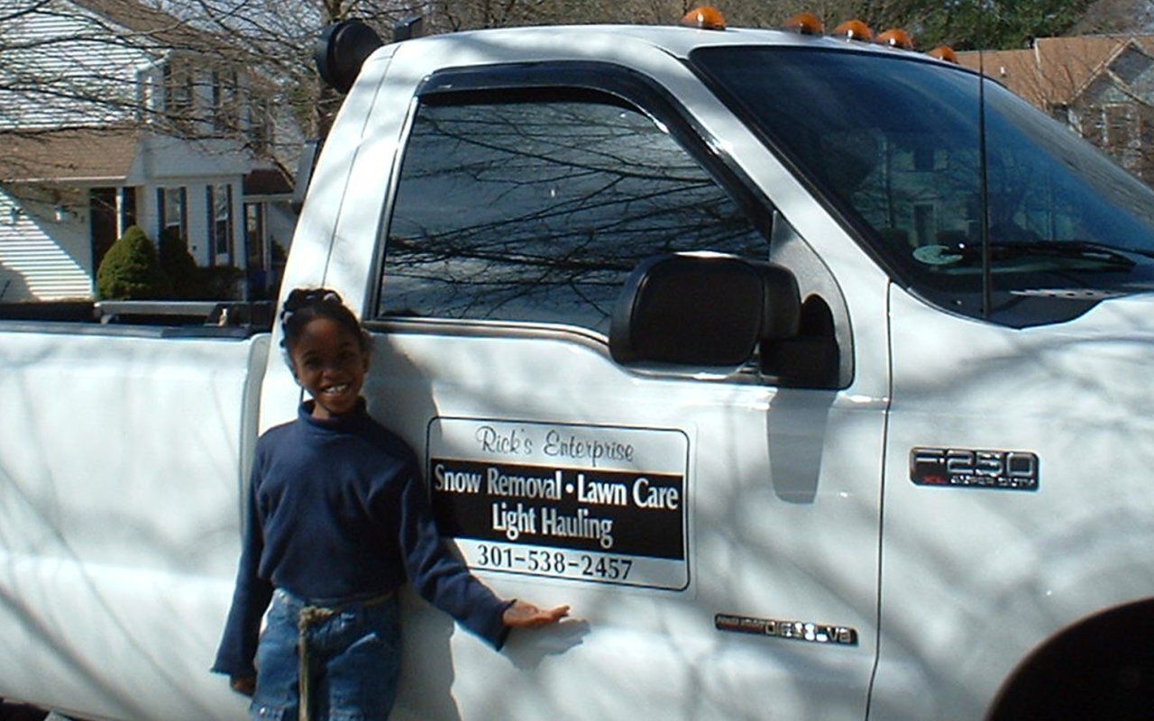 Magnetic Signs for Vans & Trucks