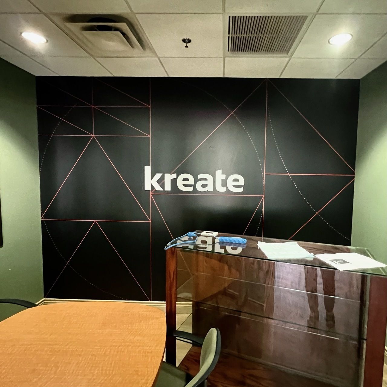 Wall graphics with dimensional letters