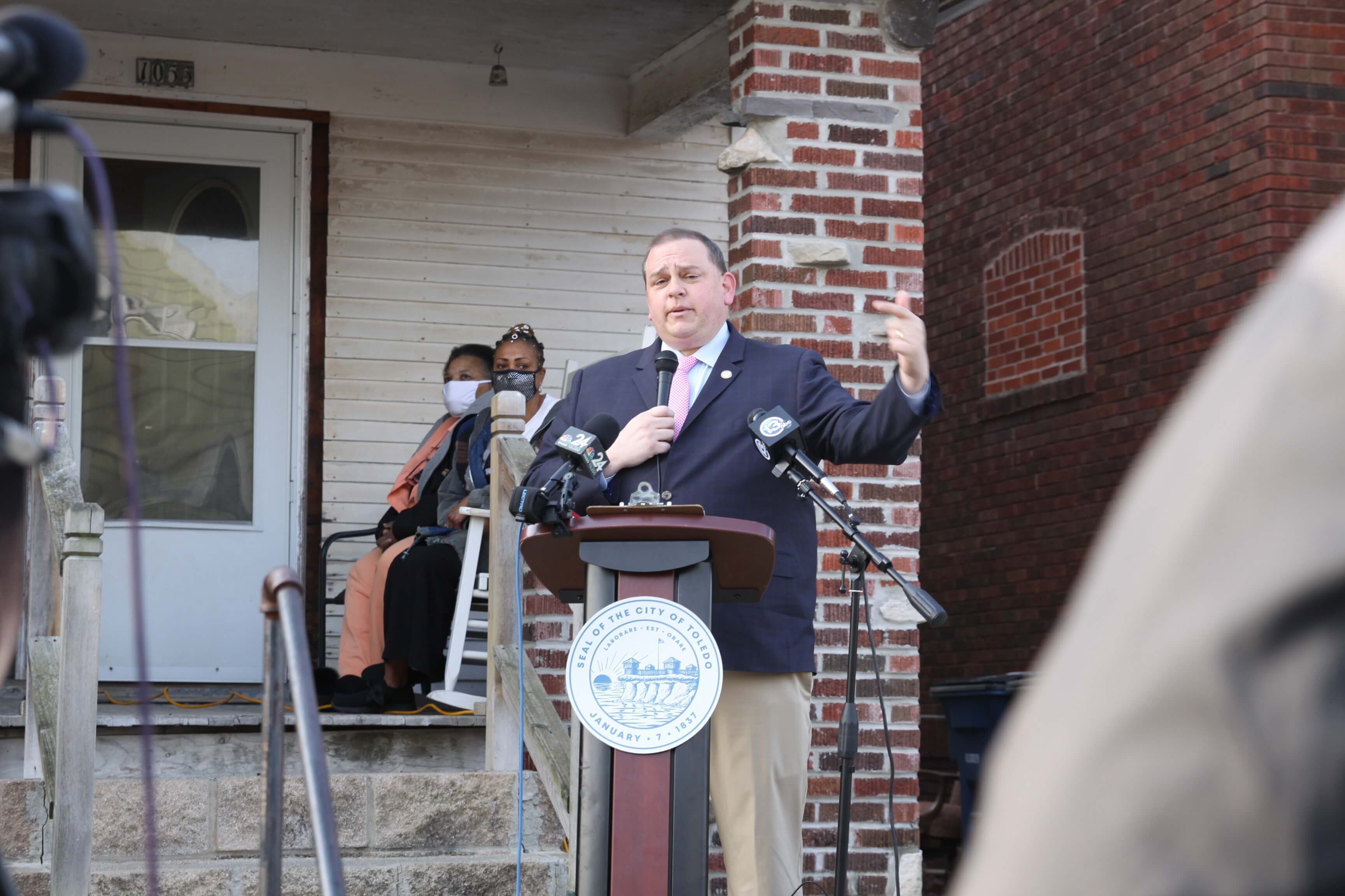 Public & private sector join in announcing details of new Home Rescue Program for distressed neighborhoods in Toledo