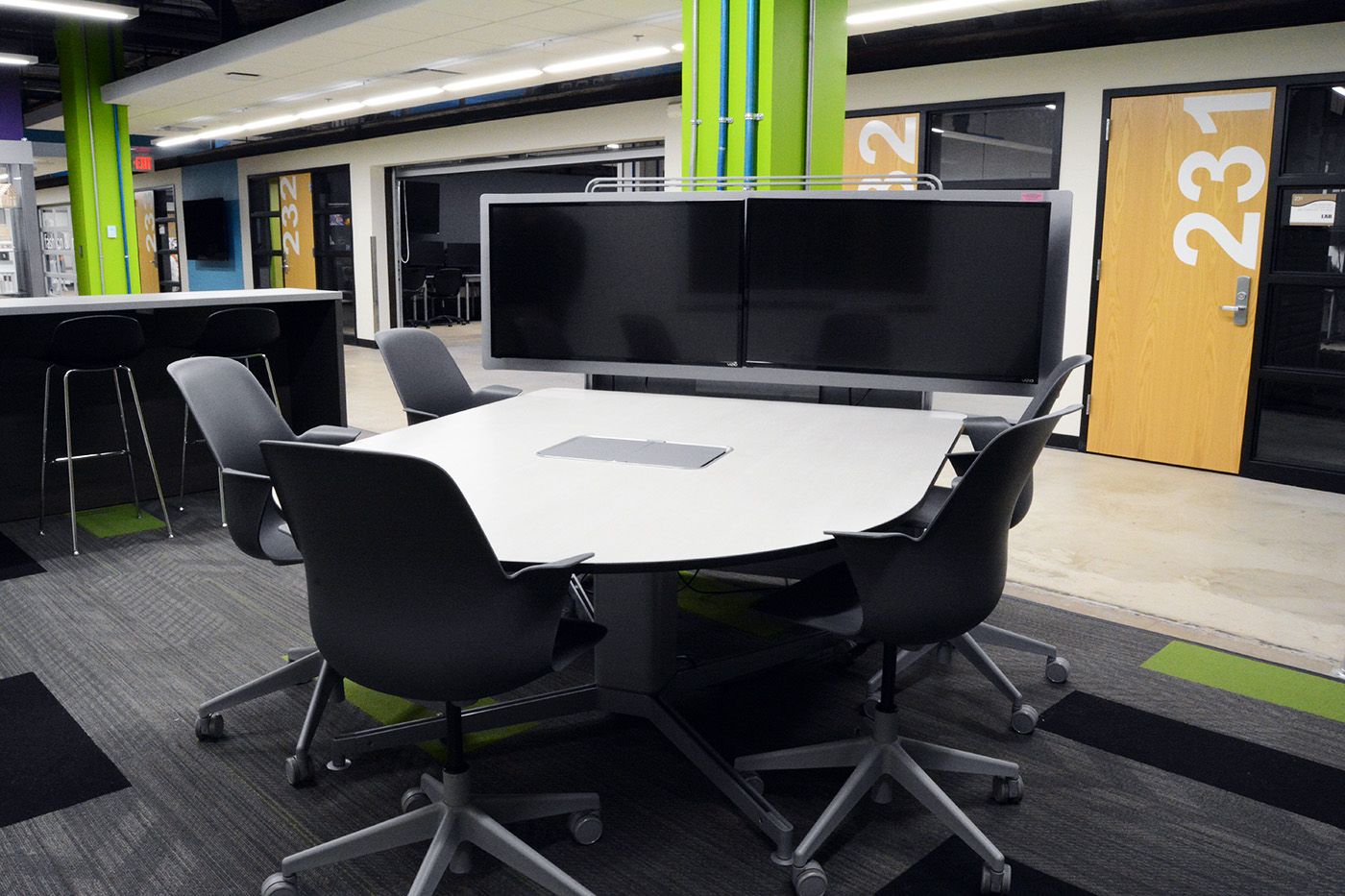 eakes office furniture
