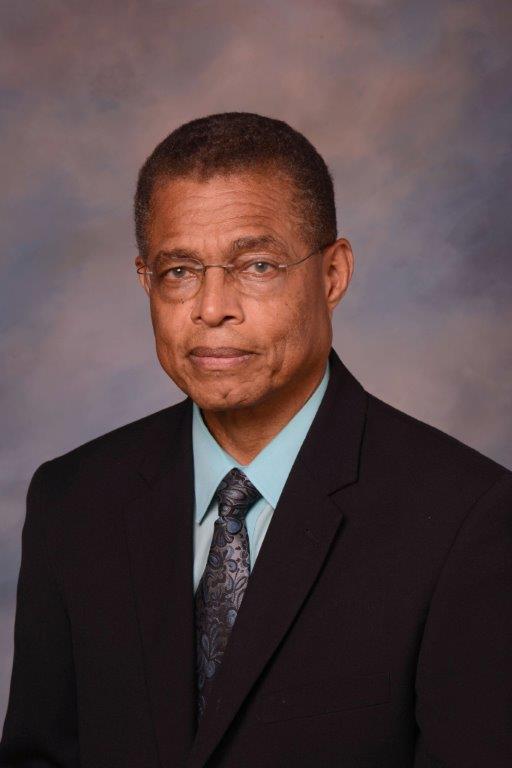 DR. HAROLD D. THOMPSON, CLASS OF 1972, RECEIVES EXCELLENCE IN TEACHING AWARD