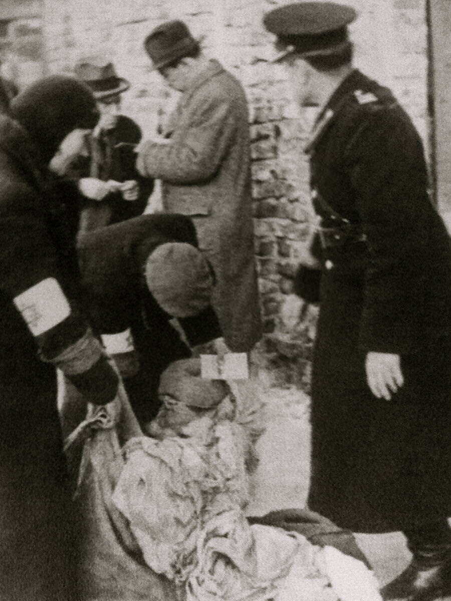 Selling Smuggled Goods