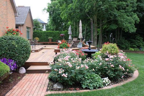 If you’ve been thinking about redoing your deck or patio, consider sustainable, eco-friendly decking materials like composite, plastic, bamboo, and permeable pavers. 