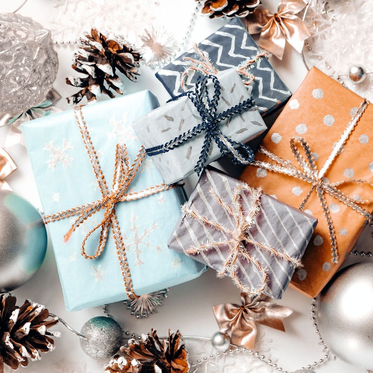 Holiday Gift Ideas for a Loved One with Dementia