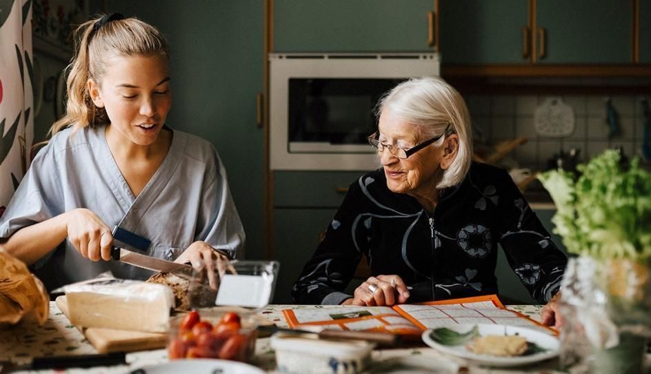 Meal﻿time Made Easy: 6 Tips for Caregivers