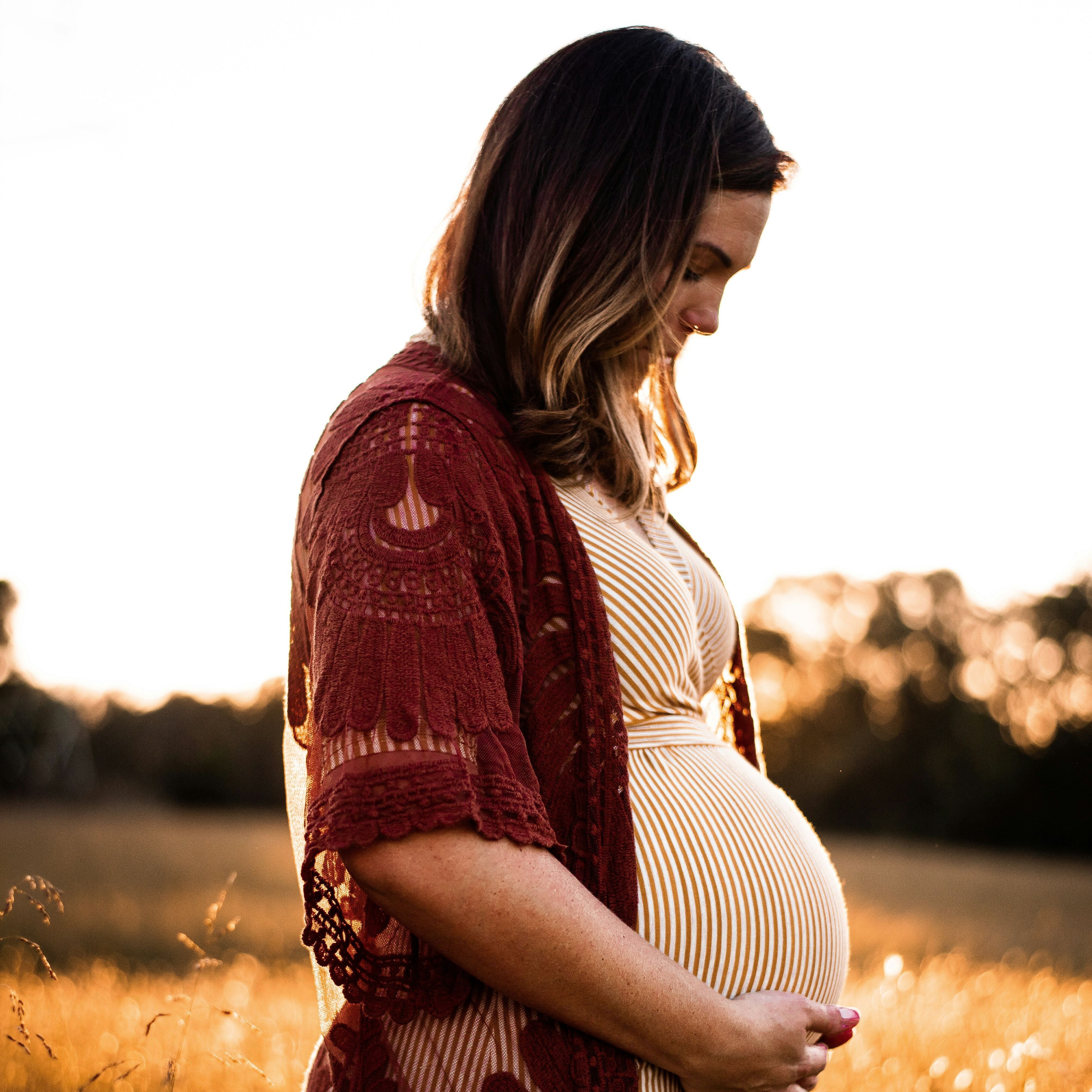 Lifeline offers no cost medical services for women and education about pregnancy and childbirth.