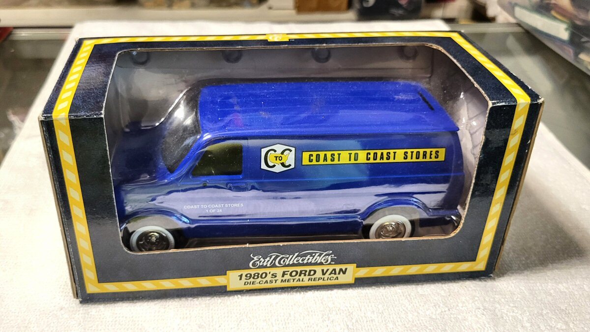 1980 Coast to Coast Blue Van - 1:25 scale