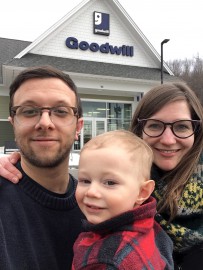 Couple goes on a #GoodwillDate with toddler