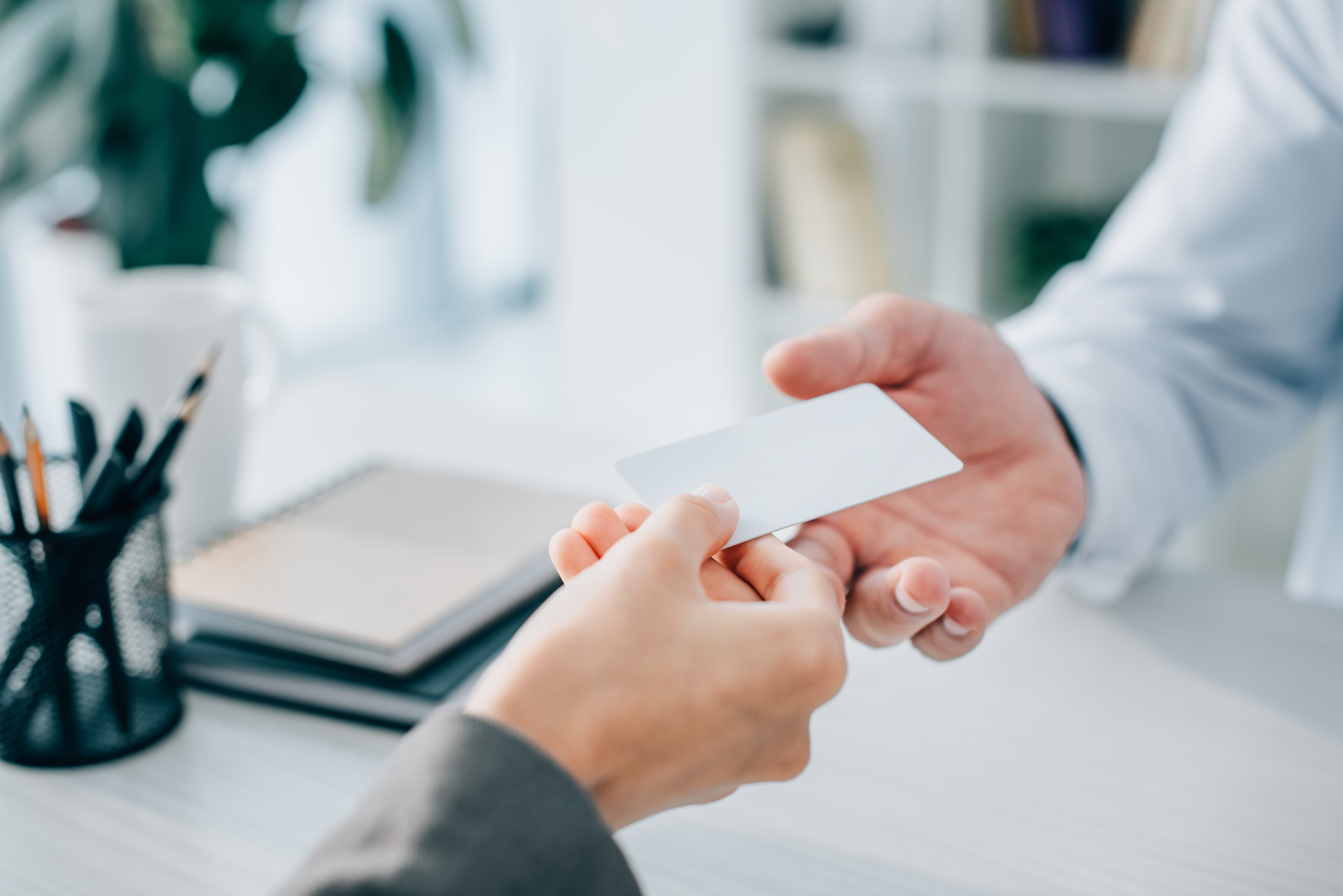 Custom Printing Services: Why You Still Need Business Cards Today
