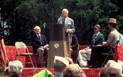 Leon Andrus speaking at Arboretum Founding