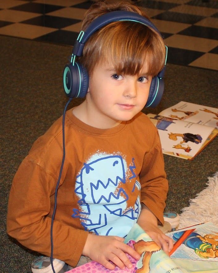 Foundation-Funded Listening Stations Open Up Possibilities for Kindergarteners