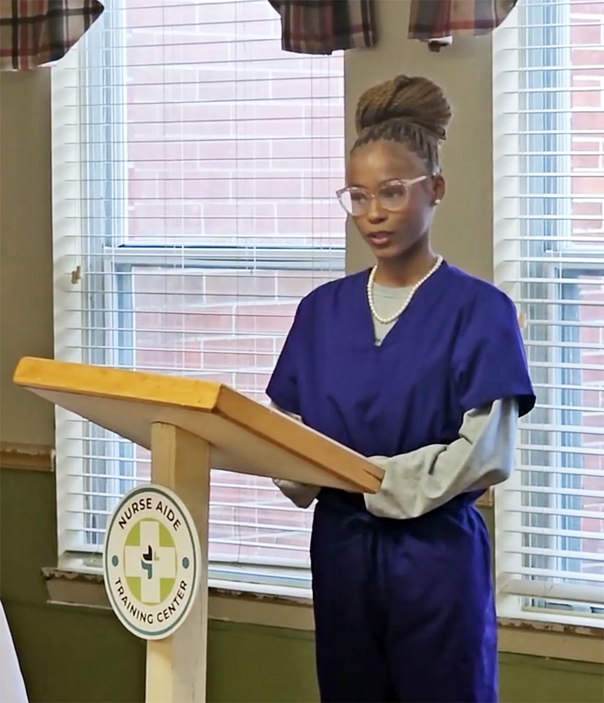 Kimya Vuckovich delivering her graduation address.