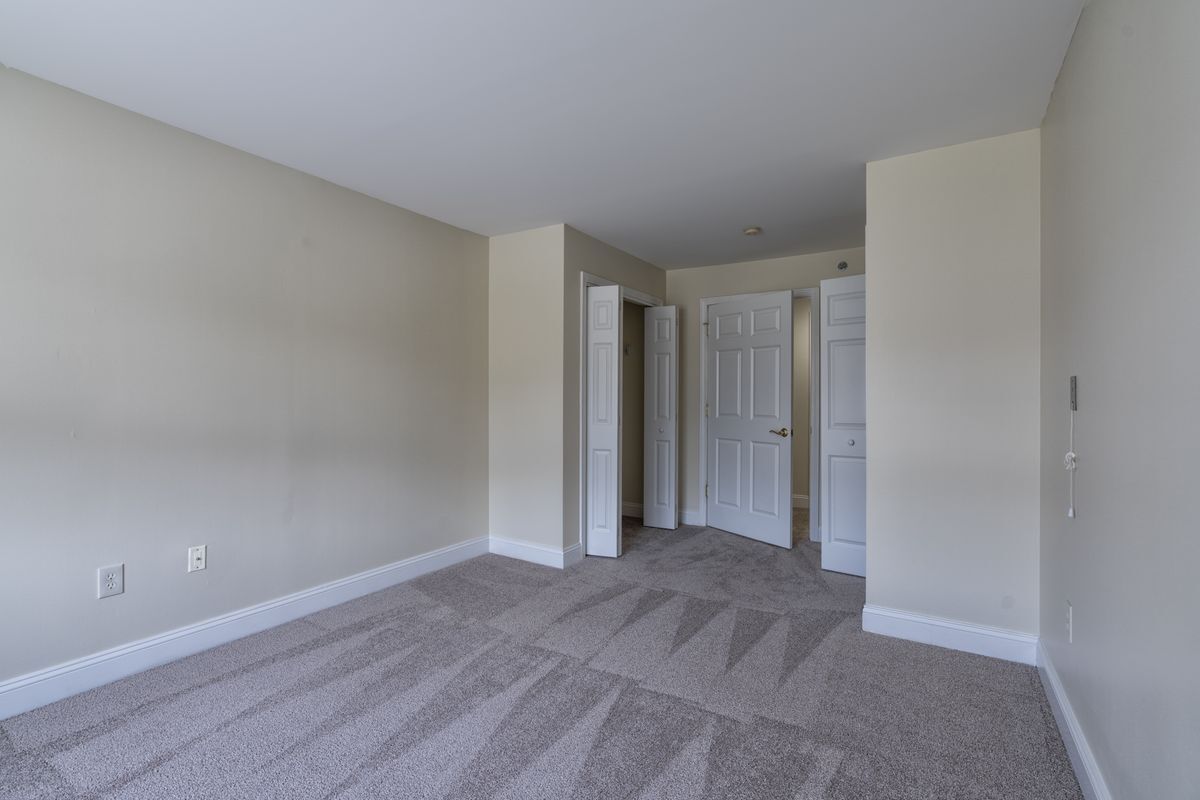 Windham bedroom image 2