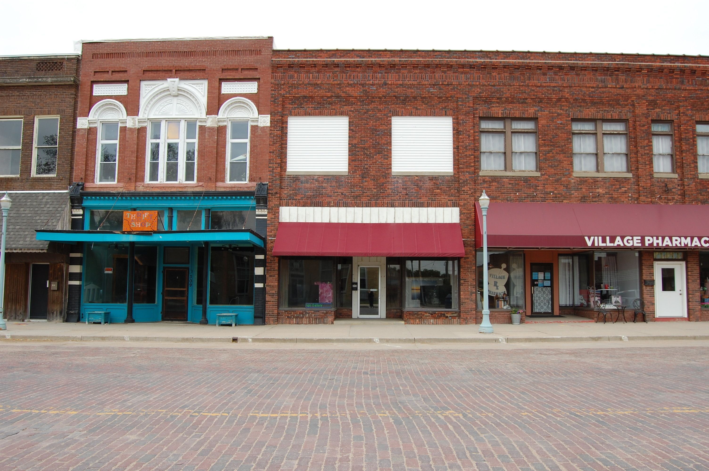 Red Cloud, 313 N Webster