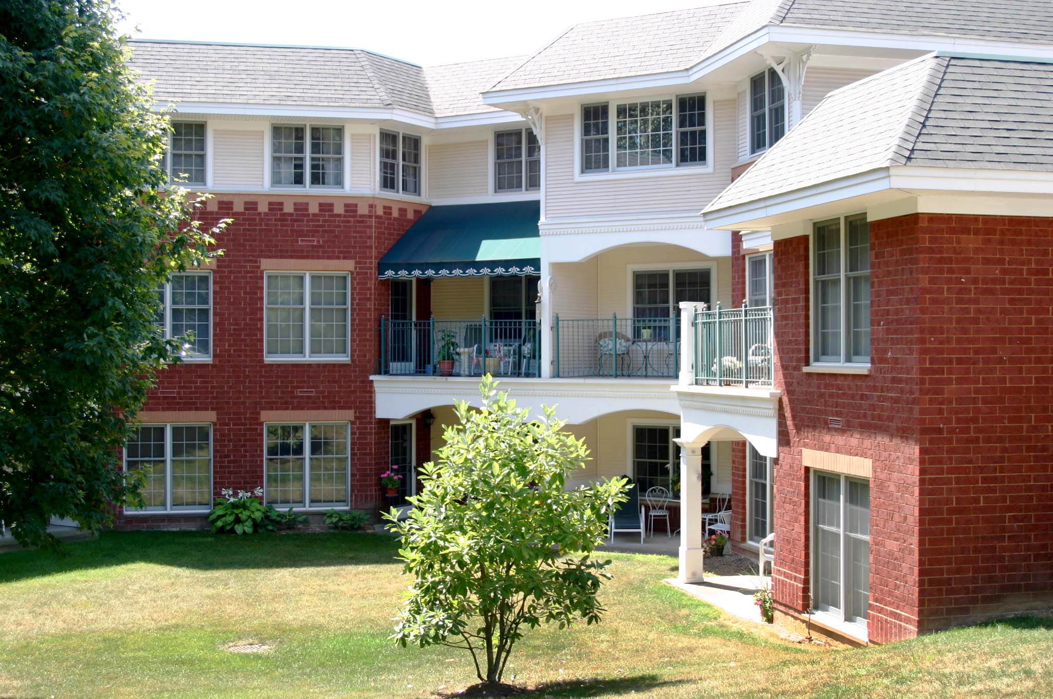 Available Apartments at the Waterford at St. Luke