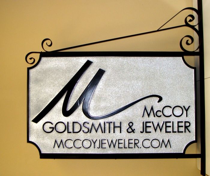 SA28087 - Double-Faced Sign on Decorative Bracket for Goldsmith and Jeweler