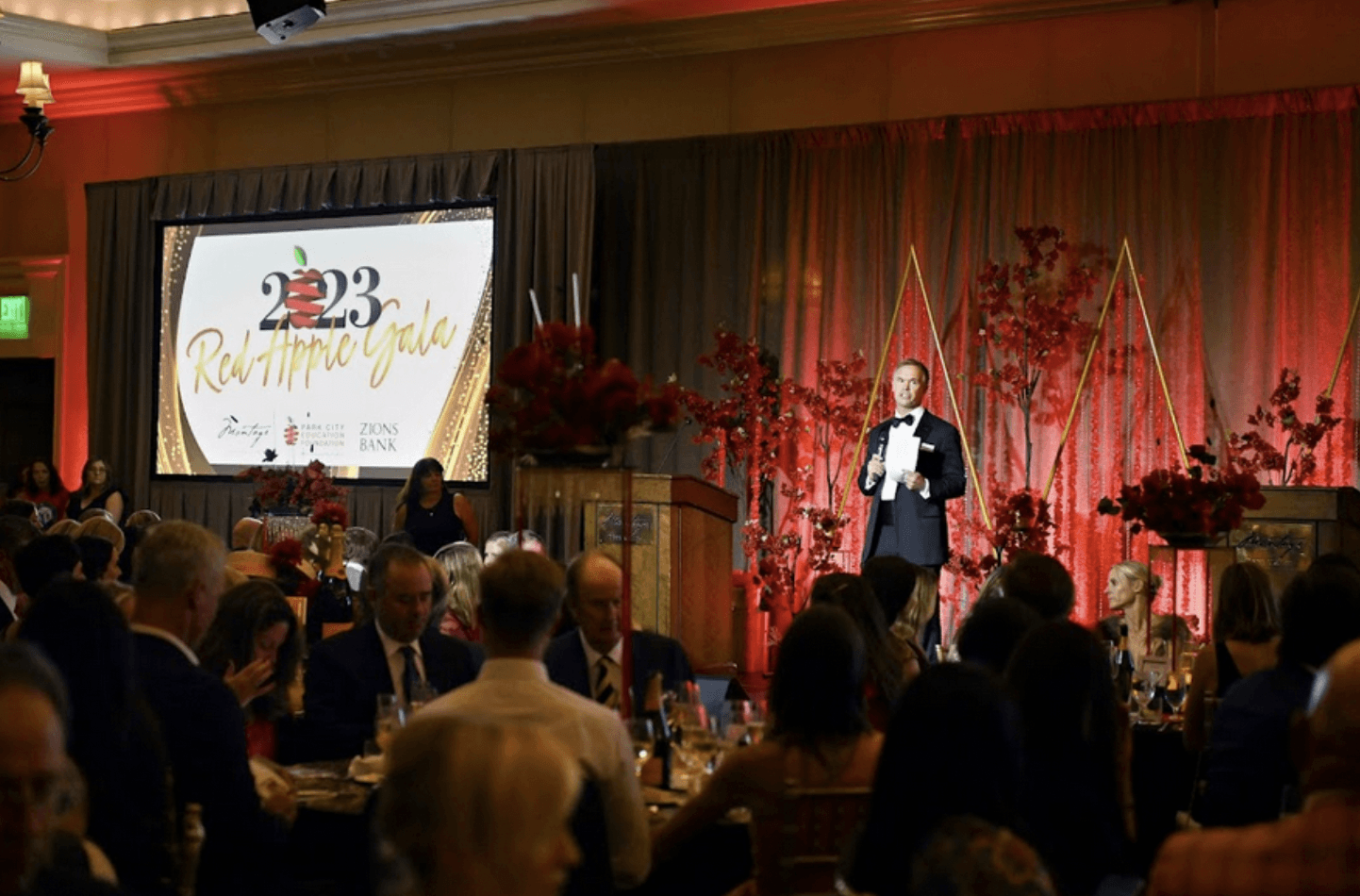 Red Apple Gala puts the Shine on Fundraising for School Programs