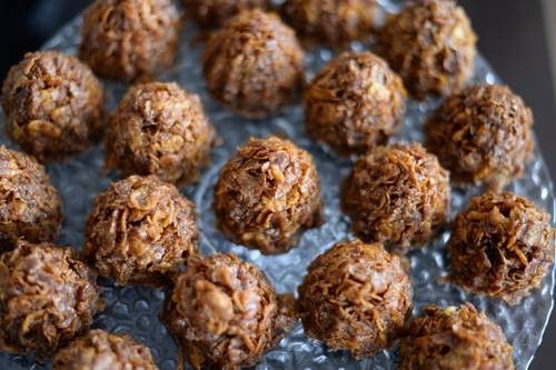 No Bake Almond Cacao Energy Balls