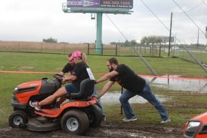 2016 Lawn Mower Race