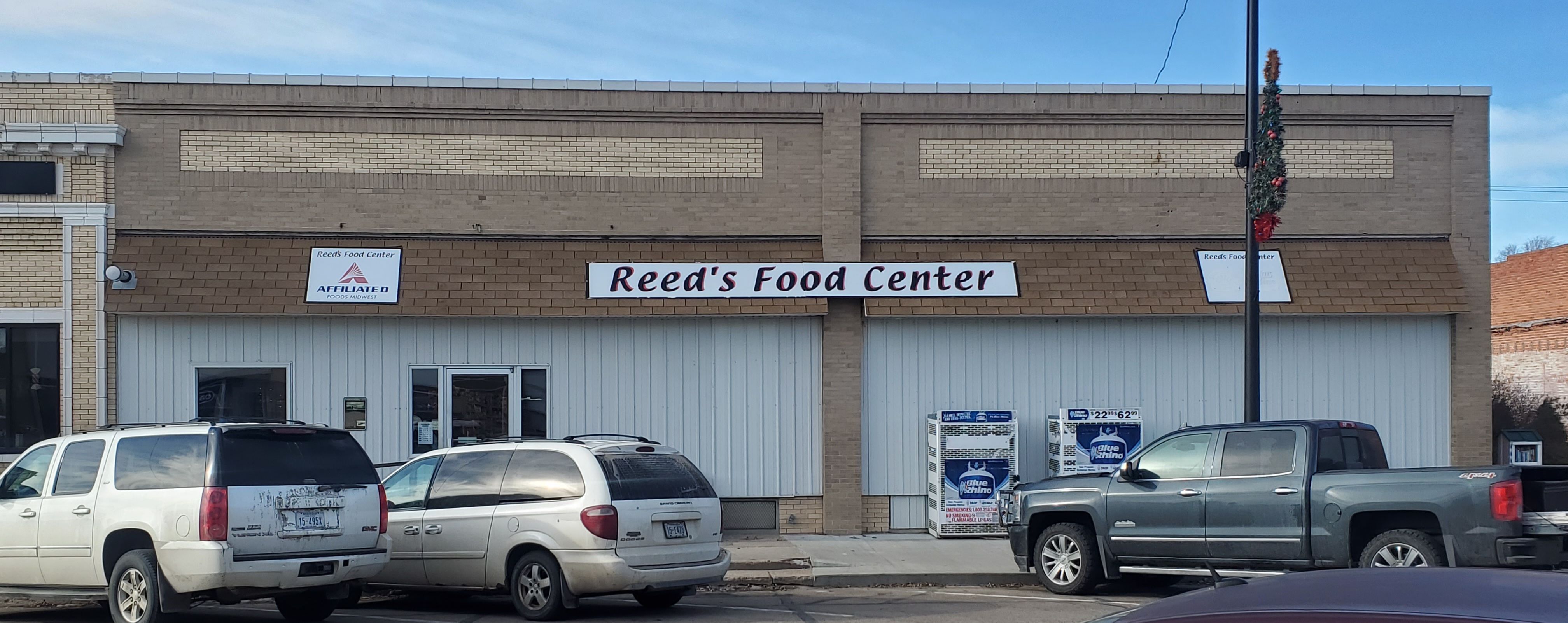 Arnold, 120 S Walnut