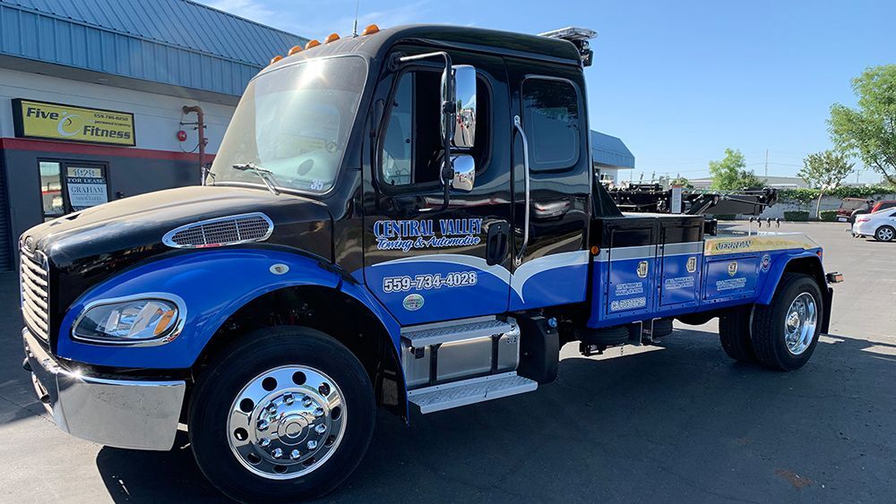 Semi Truck and Trailer Wrap: Central Valley Towing