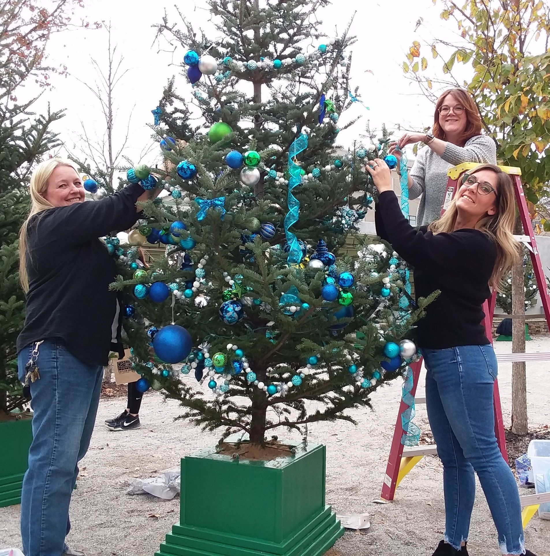 The Habitat ReStore tree is shining bright at the Holly Jolly Brawley Walkway! Our "Home for the Holidays" theme is a heartfelt reminder of the joy and comfort a home brings. 
