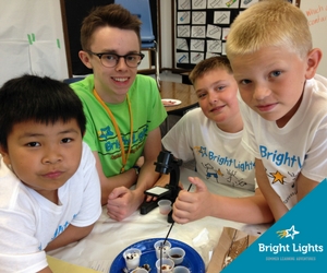 Be a Bright Lights Classroom Assistant