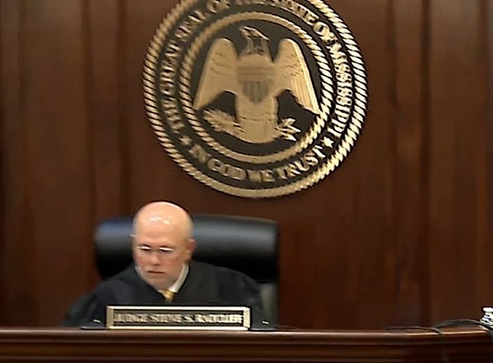 GP-1391 Carved Plaque of the Seal of  State of Mississippi  Courts , behind  the Judge on a Bench