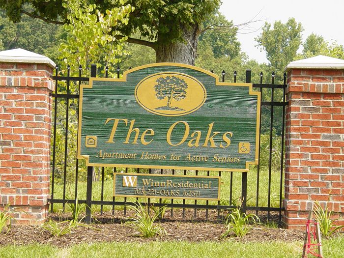 The Oaks Community Sign