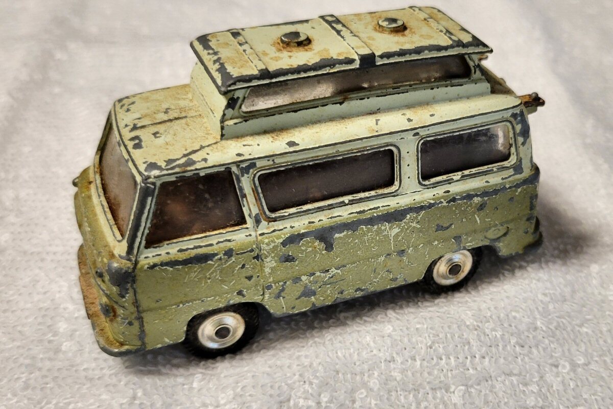 Corgi 1959 Ford Thames Airborne Caravan