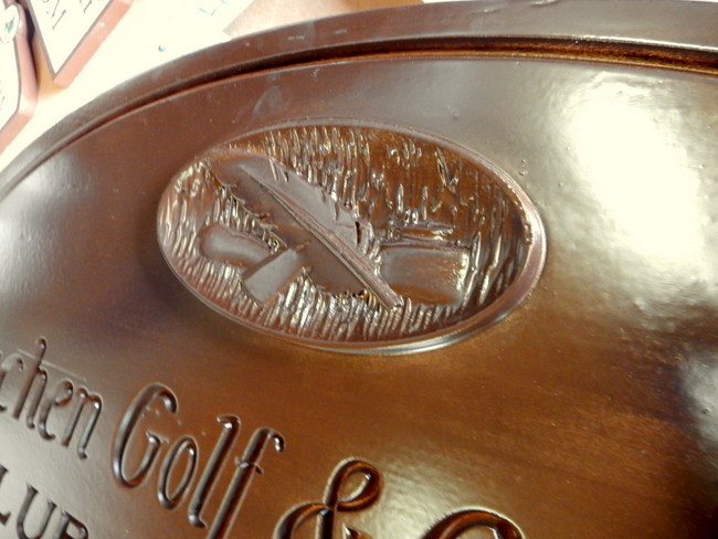 WM1570 - Golf Club Perpetual Plaque (Closeup of Logo), 3-D Stained Mahogany