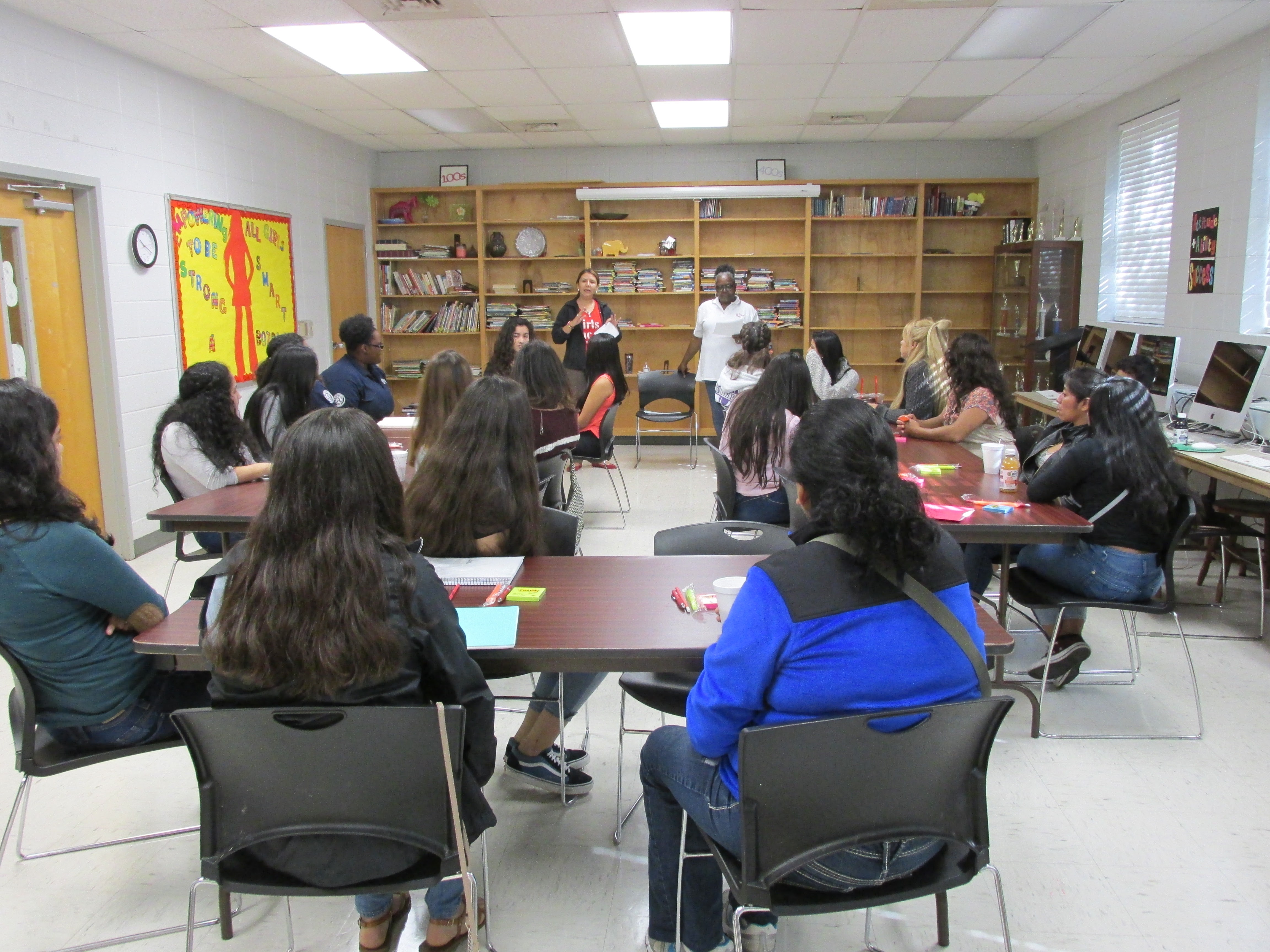 Jovenes Latinas Lideran 2017