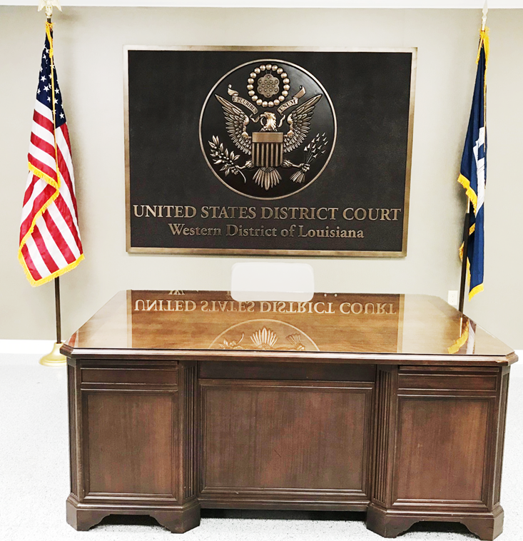 FP-1095 - Carved Wall Plaque of theSeal of the US District Court, Western District of Louisiana, 3-D Bronze-Plated with Rectangular Base 